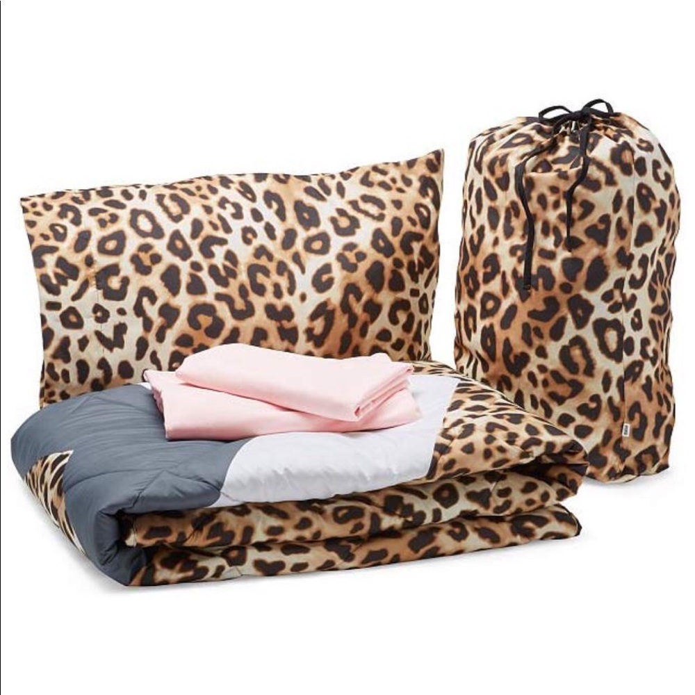 VS Leopard Print Bedding